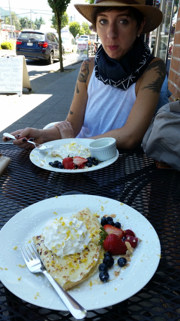 ...eating some pretty delicious looking crepes.